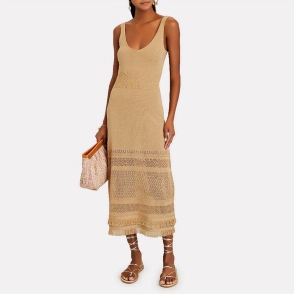 The sleeveless Celia dress